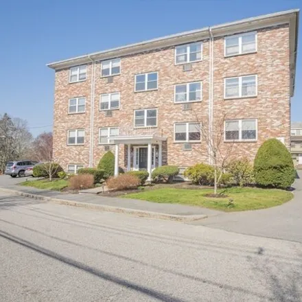 Buy this 2 bed condo on 59 Prospect Street in Marblehead, MA 01945