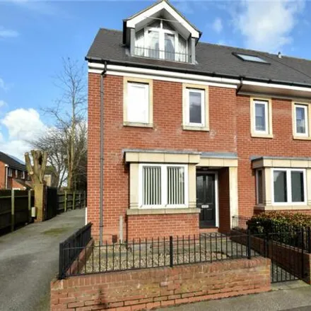 Buy this 3 bed townhouse on Great Street Farm in Trimley St Mary Primary School, High Road