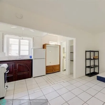 Image 4 - 1950 Pierce Street, Hollywood, FL 33020, USA - Apartment for rent