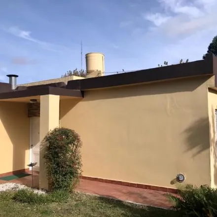 Buy this 3 bed house on Ángel Lupo 197 in B1852 EMM Burzaco, Argentina