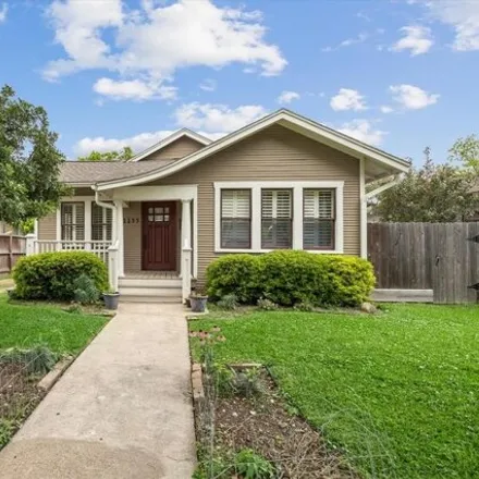 Buy this 2 bed house on 1185 West Fugate Street in Houston, TX 77009