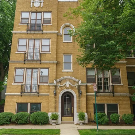 Buy this 2 bed house on 846 Pleasant Street in Oak Park, IL 60302