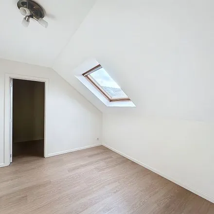 Rent this 3 bed apartment on Chaussée du Rœulx 324 in 7030 Mons, Belgium