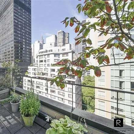 Image 7 - 301 East 48th Street, New York, NY 10017, USA - Condo for sale