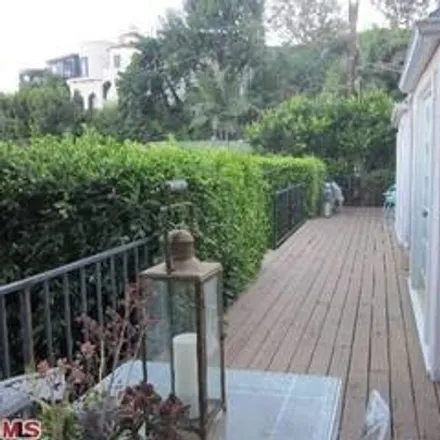 Image 2 - 8299 Presson Place, Los Angeles, CA 90069, USA - House for sale