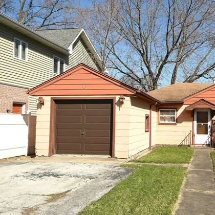 Buy this 3 bed house on 10427 South Homan Avenue in Chicago, IL 60803