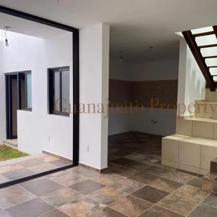 Buy this 3 bed house on Oxxo in Calle Pósitos, Centro