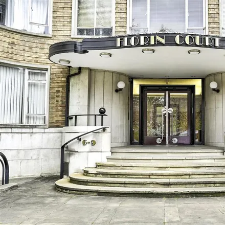 Rent this studio apartment on Florin Court in 6-9 Charterhouse Square, London