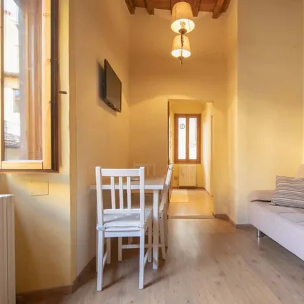Image 2 - Sdrucciolo dei Pitti 2 R, 50125 Florence FI, Italy - Apartment for rent