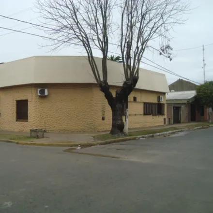 Buy this studio house on Carlos Pellegrini 1184 in Burzaco, Argentina