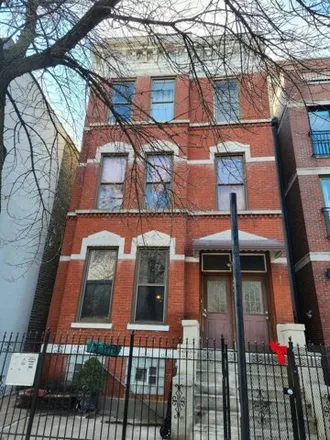 Buy this studio house on 1002 N Wood St in Chicago, Illinois
