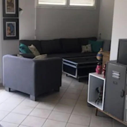 Rent this 2 bed apartment on 13400 Aubagne