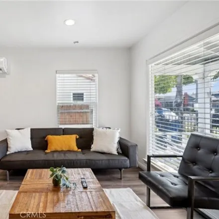 Image 8 - 6030 South 8th Avenue, Los Angeles, CA 90043, USA - House for sale