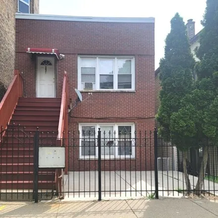 Buy this 8 bed house on 1645 North Fairfield Avenue in Chicago, IL 60647