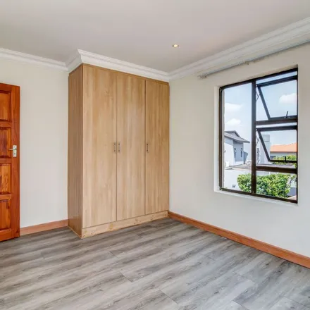 Image 3 - Kinross Street, Johannesburg Ward 96, Gauteng, 2055, South Africa - Apartment for rent