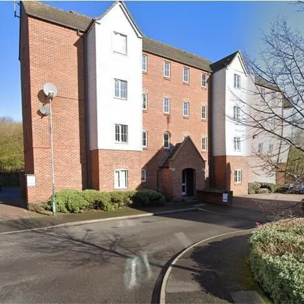 Rent this 4 bed apartment on Bridgeside Close in Brownhills, WS8 7BN