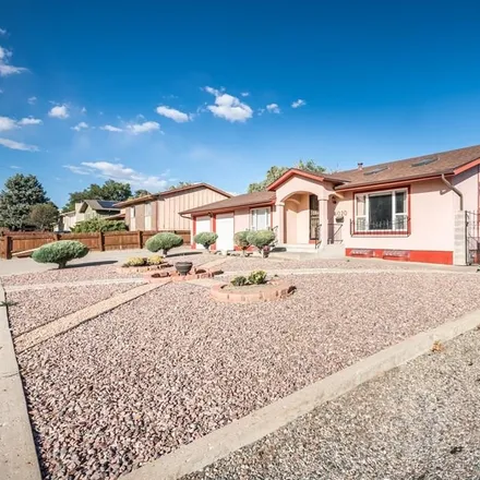 Image 3 - 4020 North Drive, Pueblo, CO 81008, USA - House for sale