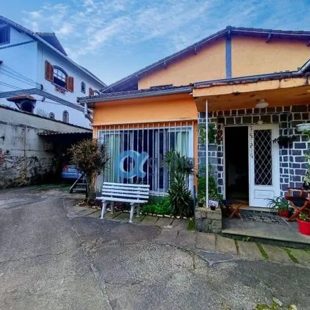 Buy this 4 bed house on Vila Pedro Lischt in Mosela, Petrópolis - RJ