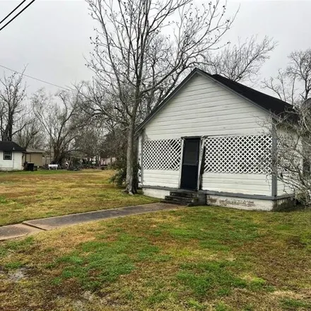Buy this 3 bed house on 3214 Moore Avenue in Bay City, TX 77414