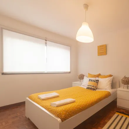 Rent this 5 bed apartment on Farmácia São Jerónimo in Rua de Santos Pousada 636, 4000-077 Porto