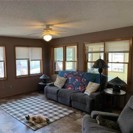 Image 3 - 598 West 5th Street, Blue Earth, MN 56013, USA - House for sale