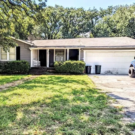 Buy this 3 bed house on 916 Carpenter Street in Azle, TX 76020