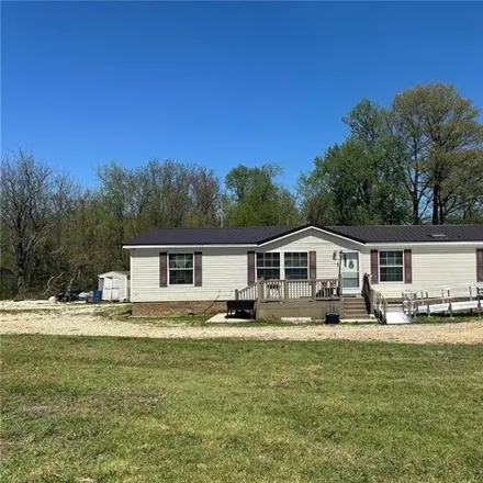 Buy this 3 bed house on 17800 Green Road in Jones County, IA 52205