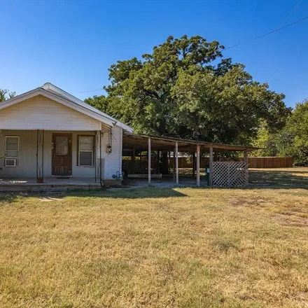 Buy this 2 bed house on 210 East Washington Street in Alvord, TX 76225