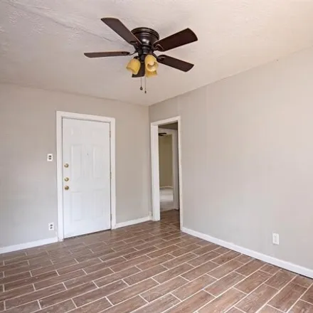 Image 3 - 6797 Bunche Drive, Houston, TX 77091, USA - House for rent