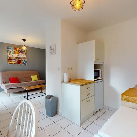 Image 7 - 28 Rue de Pargny, 51100 Reims, France - Apartment for rent