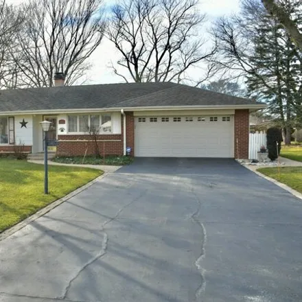 Buy this 2 bed house on 648 Woodview Avenue in Elk Grove Village, IL 60007