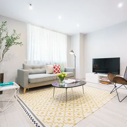 Image 4 - Paseo de la Castellana, 44, 28046 Madrid, Spain - Apartment for rent