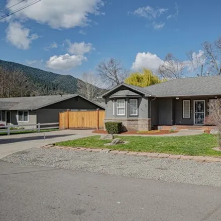 Buy this 3 bed house on 345 4th Street in Rogue River, Jackson County