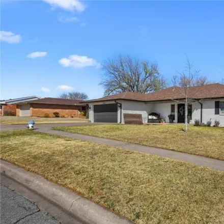 Image 6 - 1006 Claremont Drive, Weatherford, OK 73096, USA - House for sale