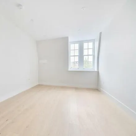 Image 2 - Temple Gardens, London, NW11 0LL, United Kingdom - Apartment for sale