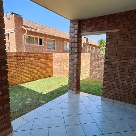 Image 2 - King's Mall, Crane Street, Gonubie West, Gonubie, South Africa - Apartment for rent