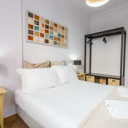 Rent this 2 bed apartment on Escola Secundária Dom Pedro V in Estrada das Laranjeiras, 1649-021 Lisbon