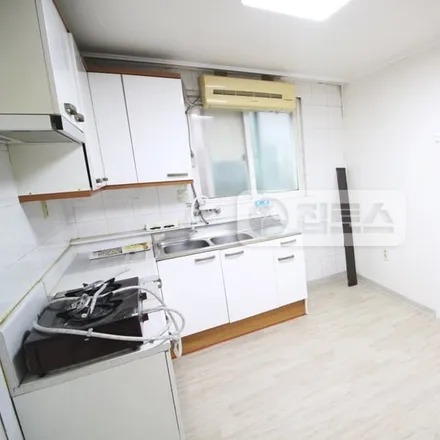 Rent this 2 bed apartment on 서울특별시 서초구 잠원동 35-14