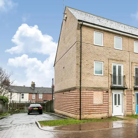 Rent this 4 bed townhouse on unnamed road in Ipswich, IP2 8JU