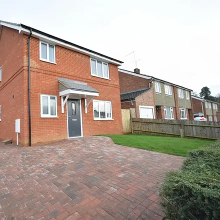 Rent this 3 bed house on Jenkinson Road in Towcester, NN12 6AW