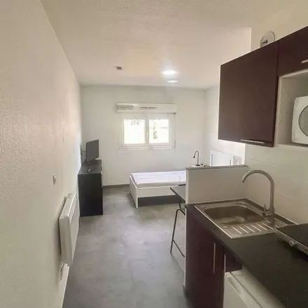 Image 5 - 348 Avenue Grassion-Cibrand, 34130 Mauguio, France - Apartment for rent