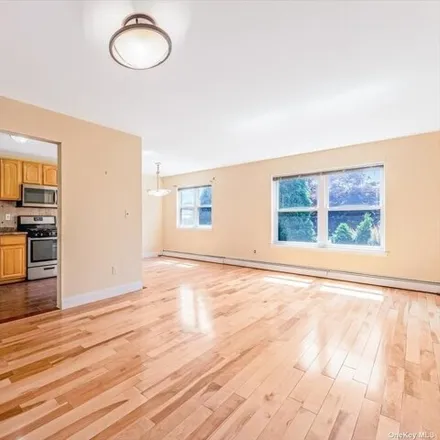 Buy this 6 bed house on 114-23 165th Street in New York, NY 11434