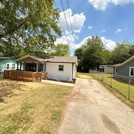 Buy this 3 bed house on 216 Suzanne Drive in Honey Ridge Plantation, Warner Robins