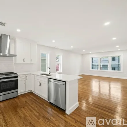 Image 1 - 10 Whitford St, Unit 10 - Townhouse for rent