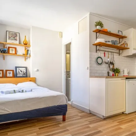 Rent this studio room on Pantin in Mairie - Hoche, FR