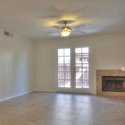 Image 2 - 16402 North 31st Street, Phoenix, AZ 85032, USA - Apartment for rent