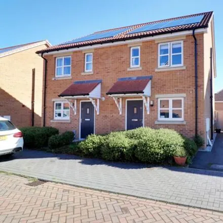 Buy this 2 bed duplex on Moor Knoll Fold in East Ardsley, WF3 2FU