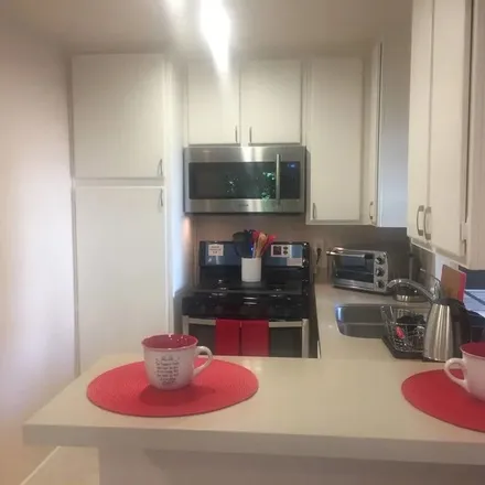 Rent this 1 bed apartment on 1709 Angelo Drive in Beverly Hills, CA 90077