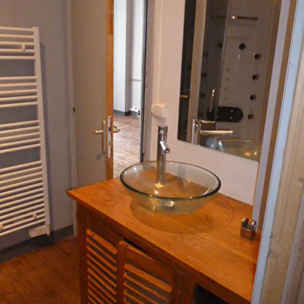 Rent this 1 bed apartment on 2 Place du Parvis in 29250 Saint-Pol-de-Léon, France