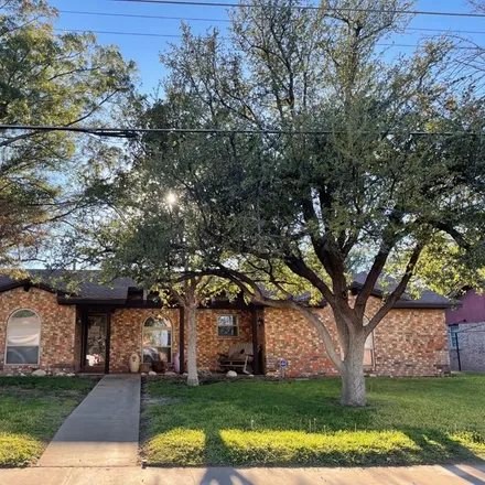Buy this 3 bed house on 3209 Ward Street in Midland, TX 79705